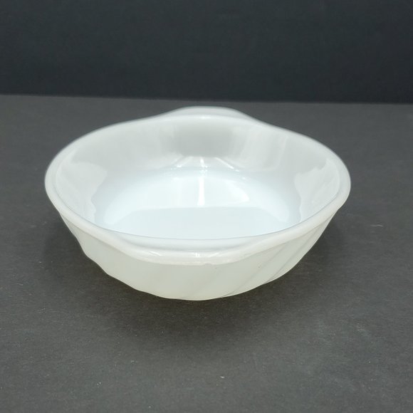 Anchor Hocking Fire King White Milk Glass Au Gratin Dishes Oval Swirl Casseroles - Picture 7 of 10